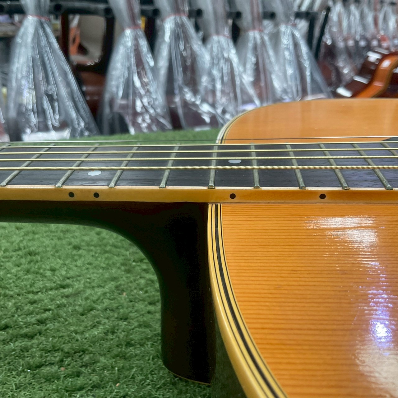 กีต้าร์โปร่ง YAMAHA : FG-201B