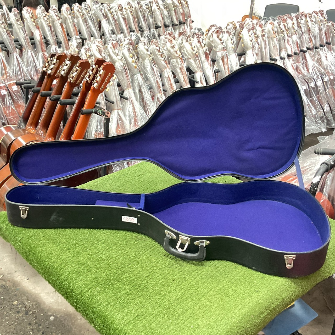 กล่องเคสกีต้าร์คลาสสิค