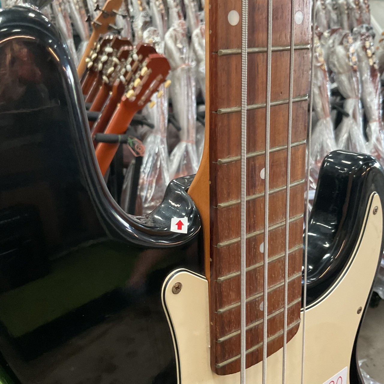 กีต้าร์เบส Flavor