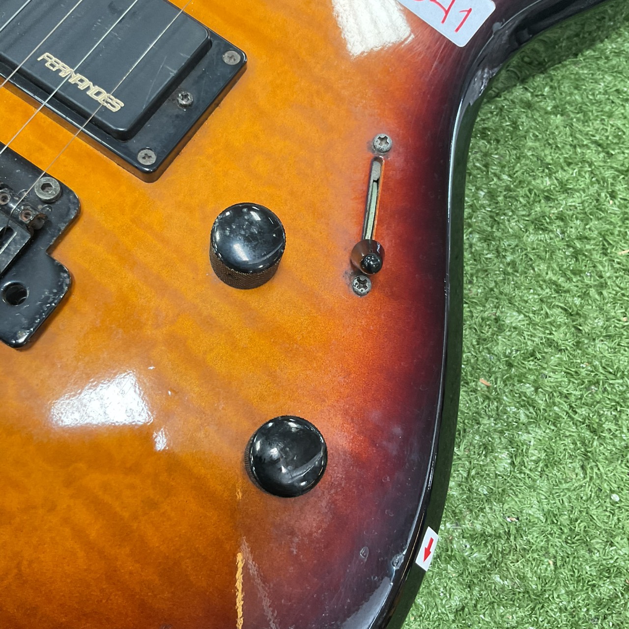 กีต้าร์ไฟฟ้า FERNANDES