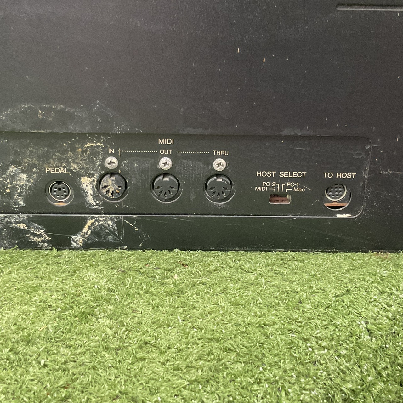 เปียโน YAMAHA : CLP-820 สินค้าไม่พร้อมใช้งาน (ต้องซ่อม)