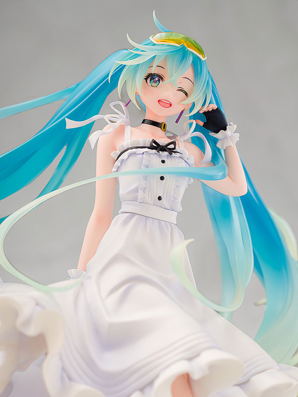 Hatsune Miku GT Project Racing Miku 2021 Vacation Style Ver. 1/7 Complete Figure(Pre-order)