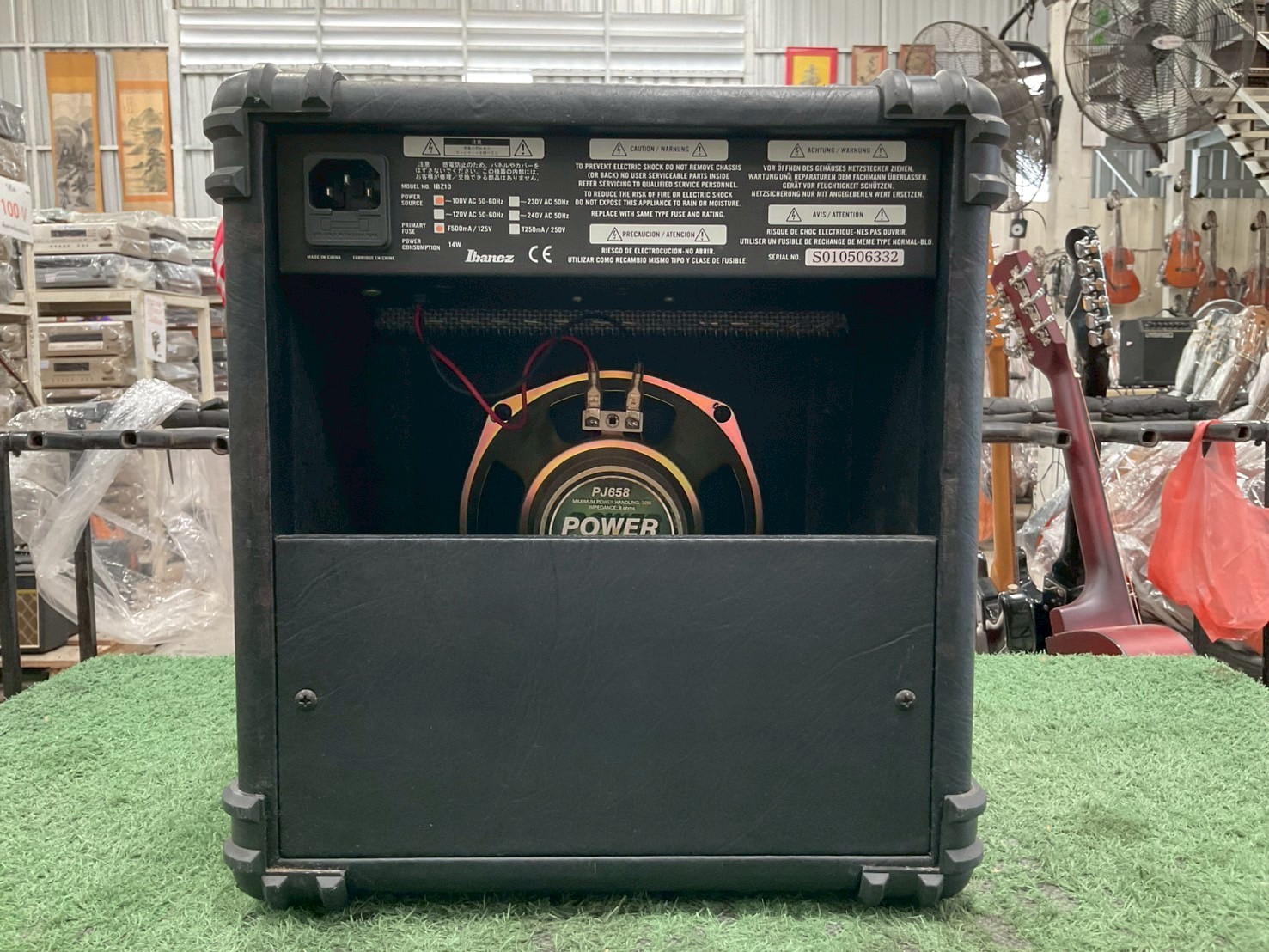 แอมป์กีต้าร์ Ibanez : IBZ10