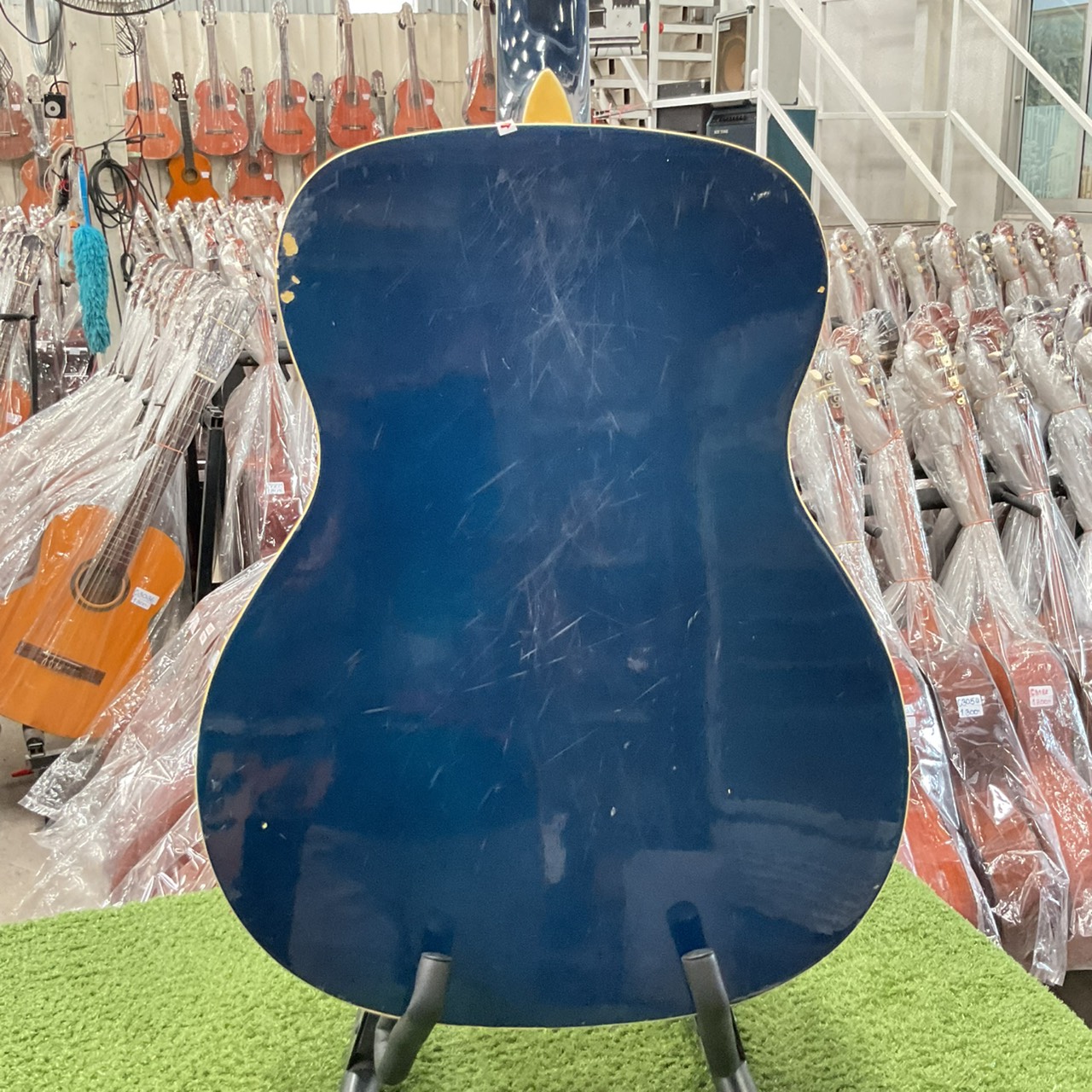 กีต้าร์โปร่ง Barclay