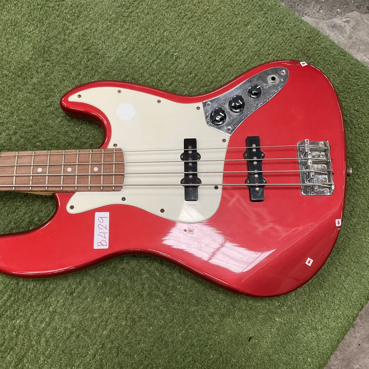 กีต้าร์เบส BUSKER'S