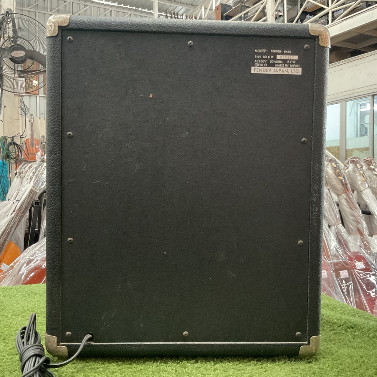 แอมป์เบส Fender : SQUIER BASS