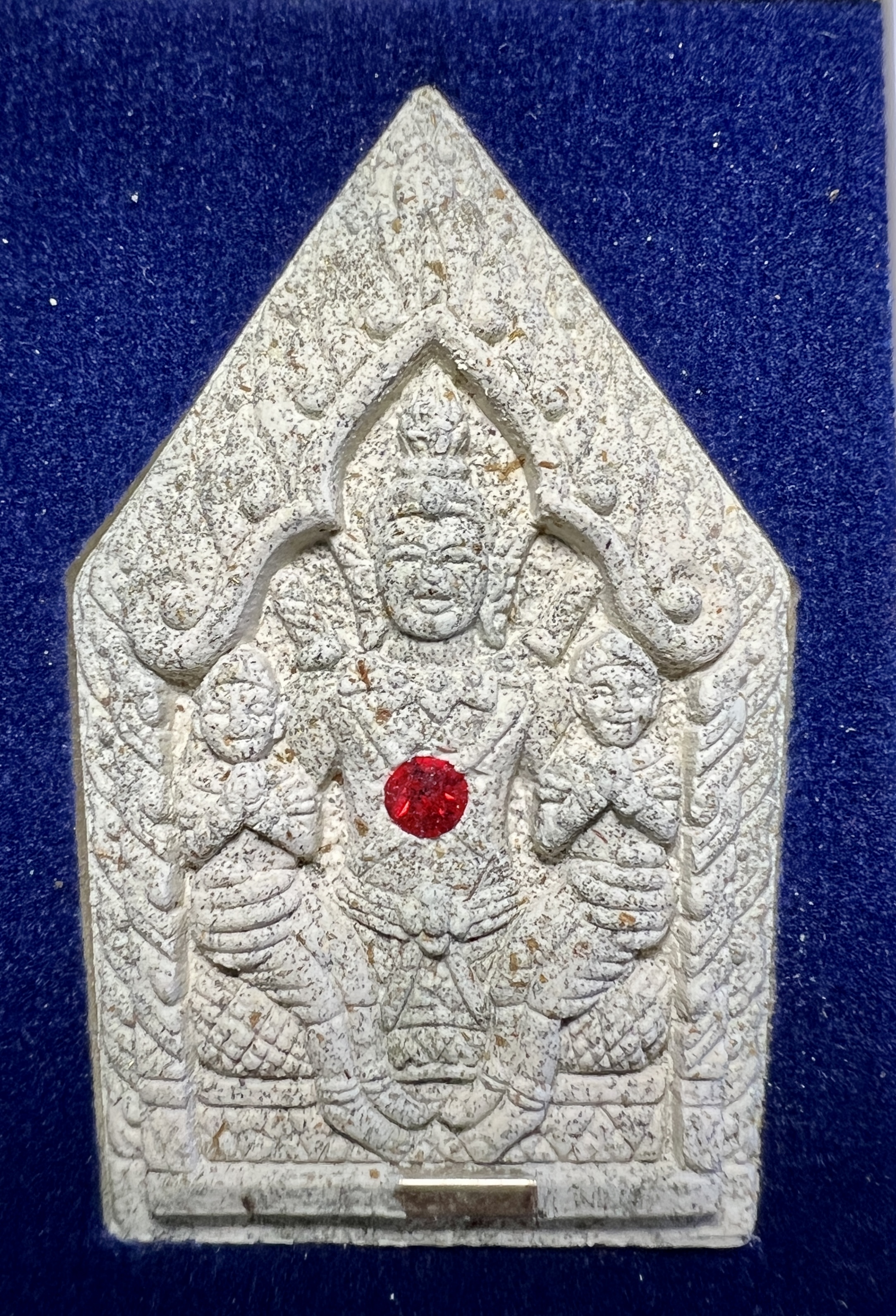 พระขุนแผนหลังงั่ง เนื้อว่านขาว Khunpaen backside Phor Ngang White Herb powder SKU-02004