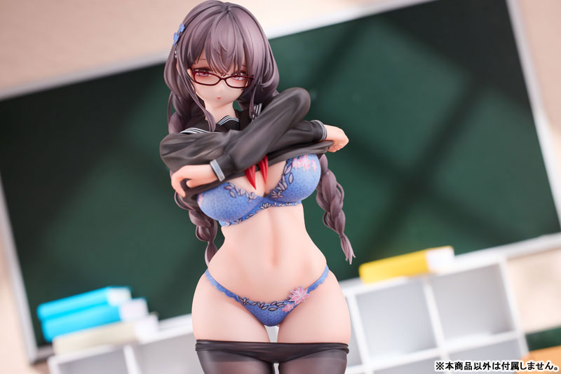Girl with Glasses Who Dont Want To Take PE Class illustration by Fujiko 1/6 Complete Figure(Provisional Pre-order)