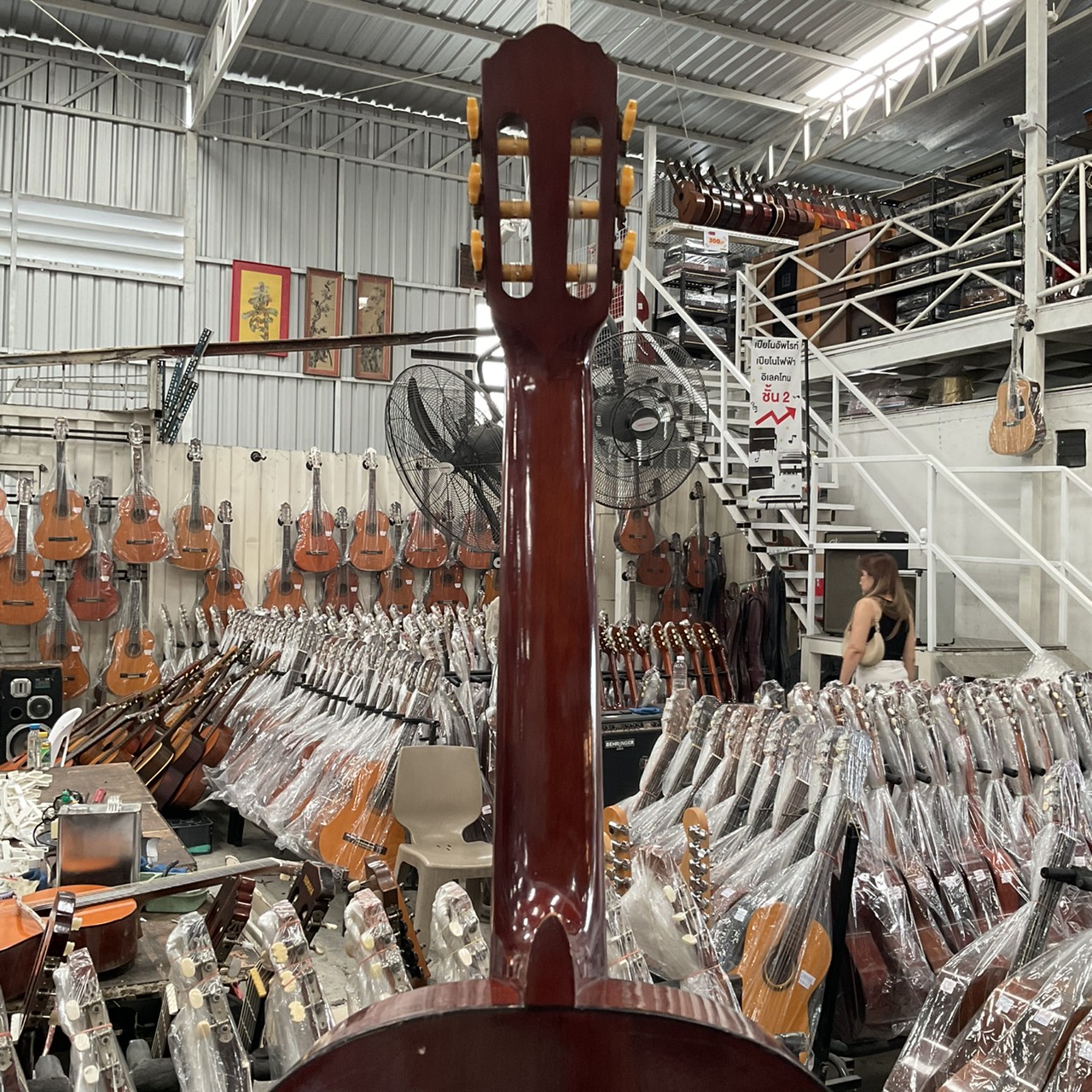 กีต้าร์คลาสสิค ISUMI : No.100