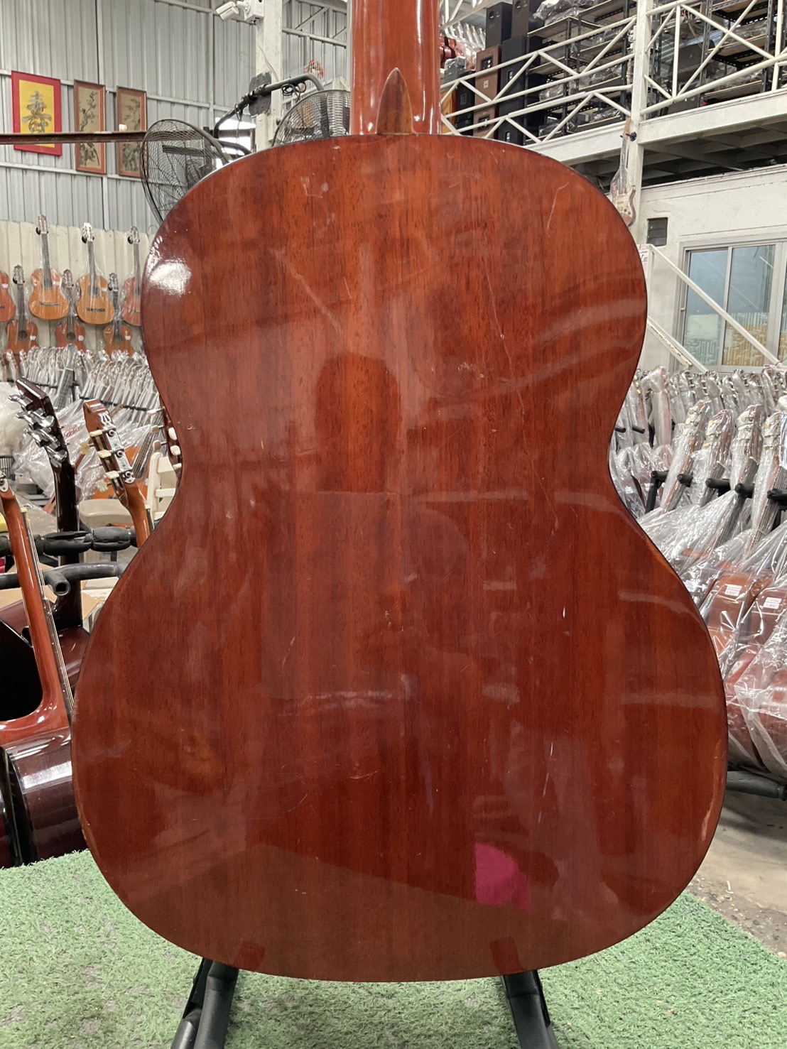 กีต้าร์คลาสสิค ยี่ห้อตามภาพ