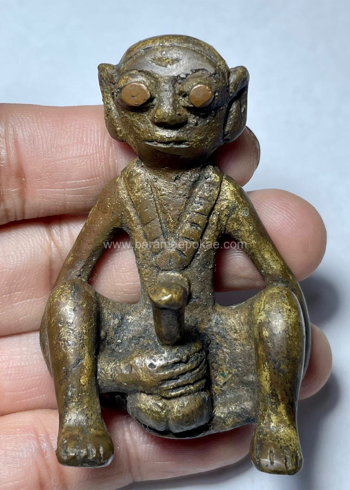 งั่งตาแดงจับลึงค์ Red-Eyed Ngang Holding Phallus. SKU-03759