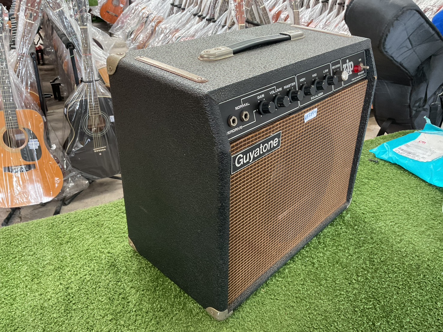 แอมป์กีต้าร์ GUYATONE : GA-200