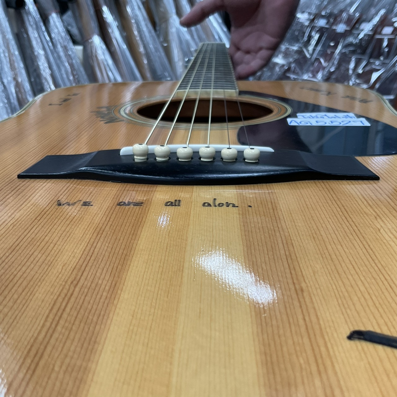 กีต้าร์โปร่งไฟฟ้า YAMAHA : FG-201B