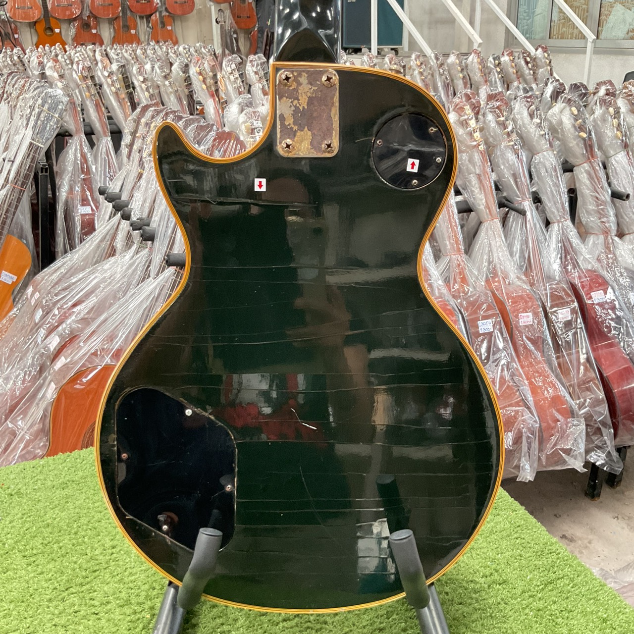 กีต้าร์ไฟฟ้า Marchis