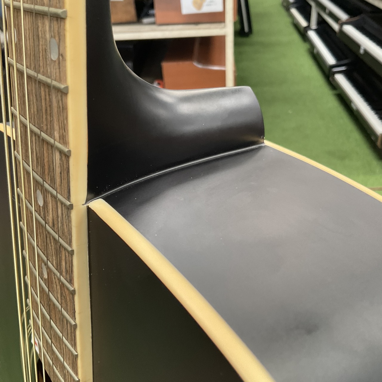 กีต้าร์โปร่ง HONEY BEE : W-15M BK