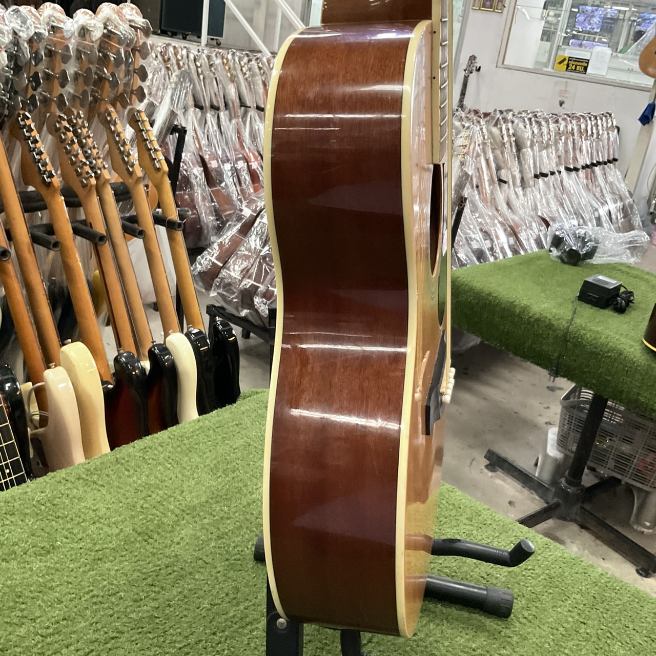 กีต้าร์โปร่ง HONEY BEE : F-15 N