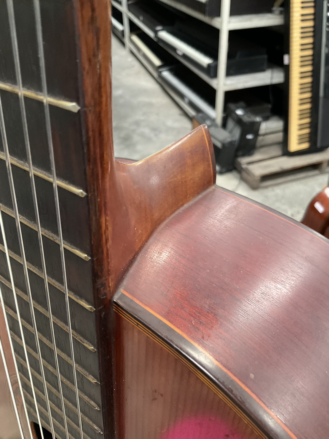 กีต้าร์คลาสสิค ยี่ห้อตามภาพ