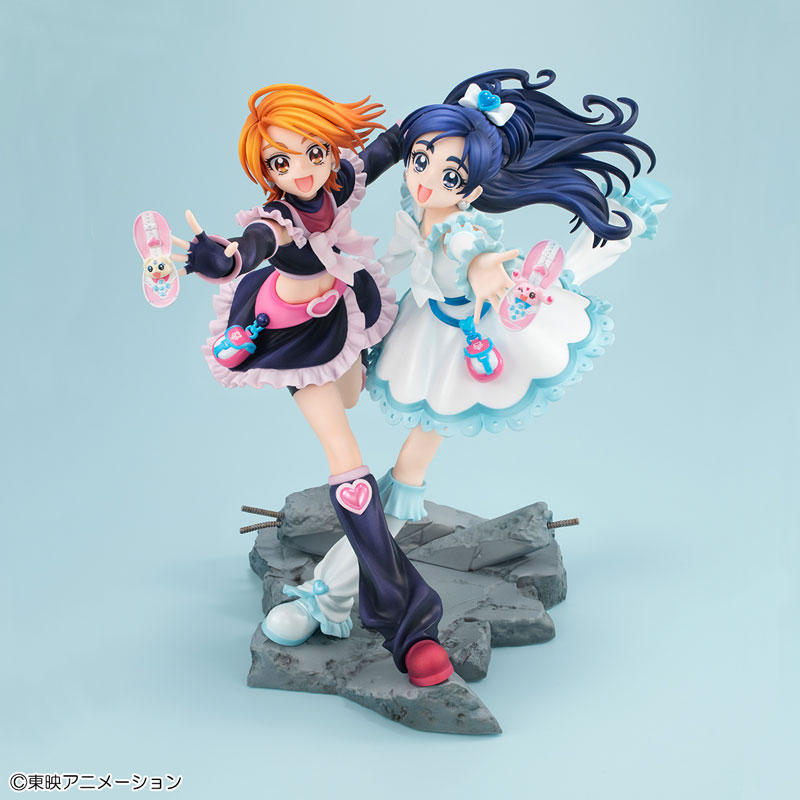 Lucrea Futari wa Pretty Cure Cure Black & Cure White Complete Figure(Pre-order)