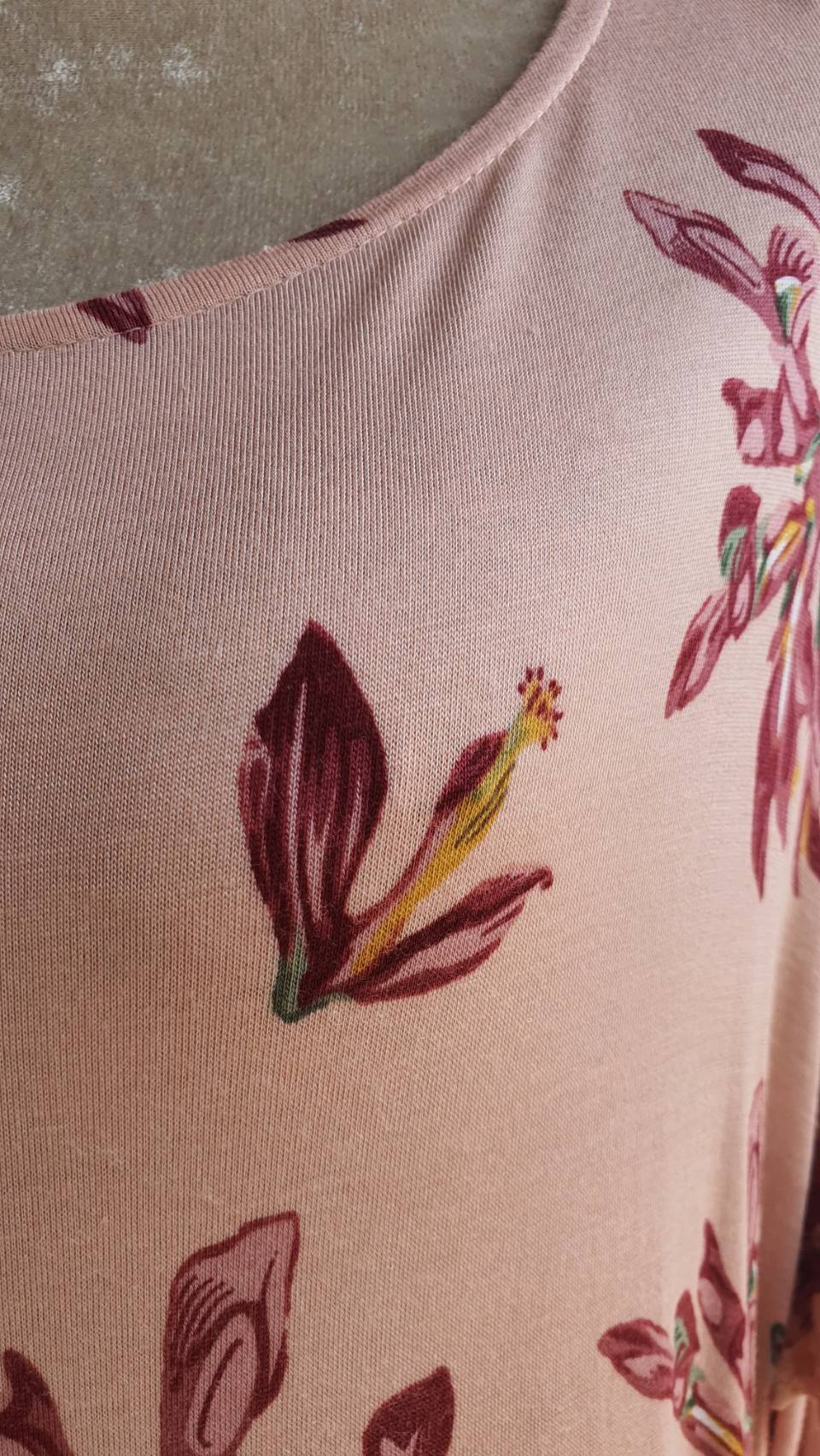 FF02965 เสื้อผ้ามือสอง สีส้มโอรส แบรนด์ อก 44-48 นิ้ว