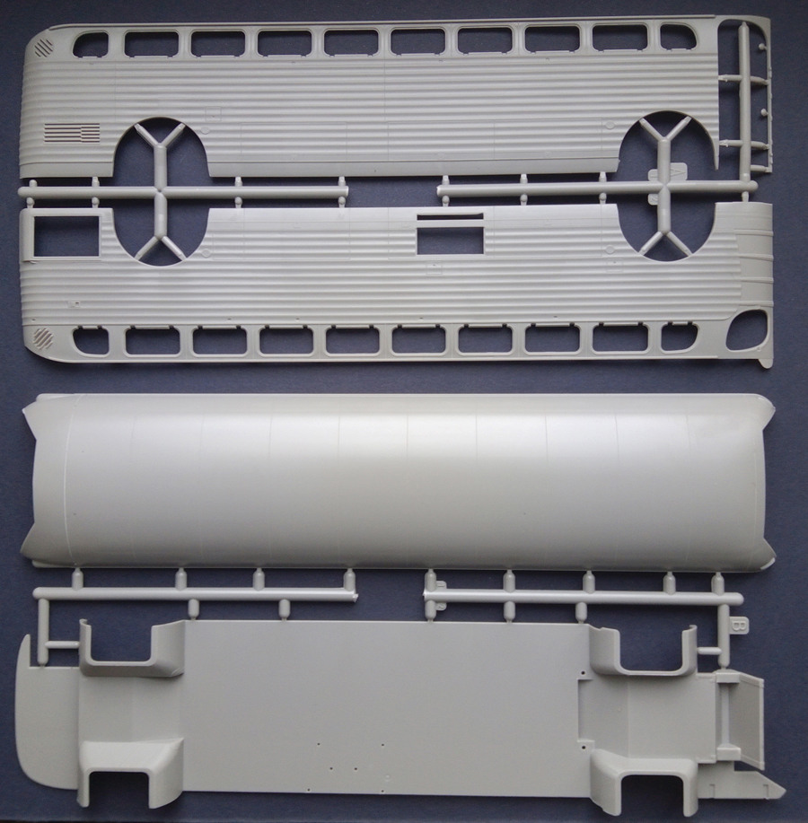 โมเดลรถบรรทุก Roden ขนาด 1/35 RO816 GMC PD3751 SILVERSIDE GREYHOUND LINES