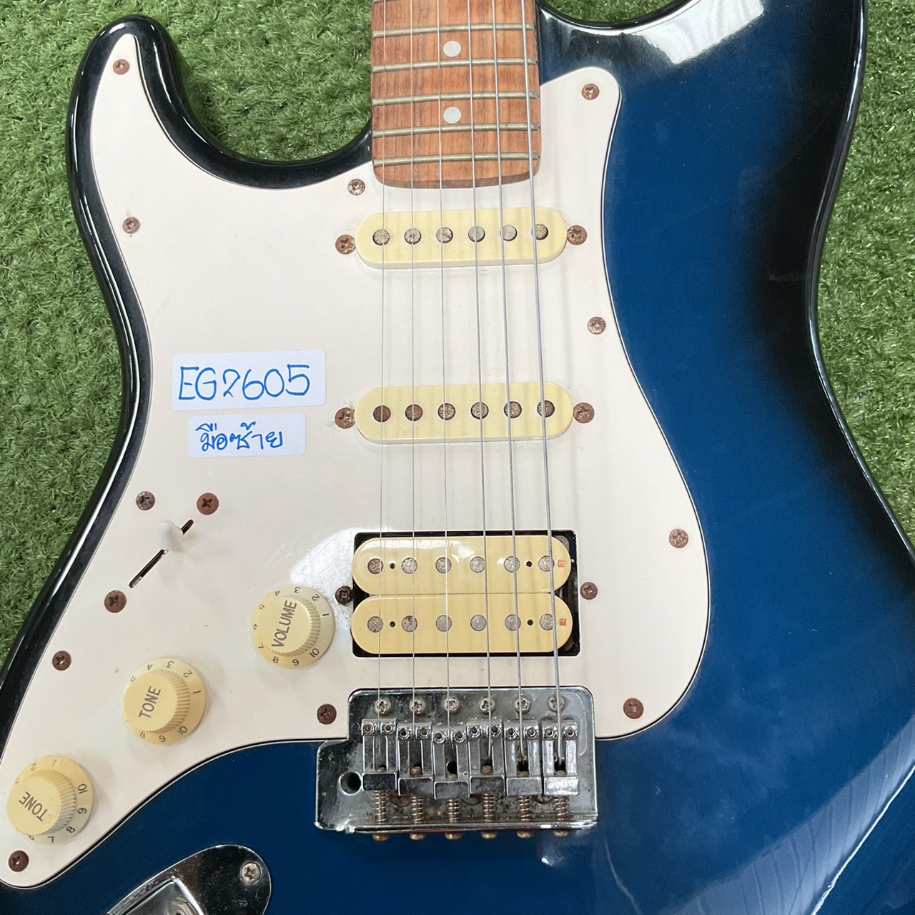 กีต้าร์ไฟฟ้า FORMESTAR (สำหรับมือซ้าย)