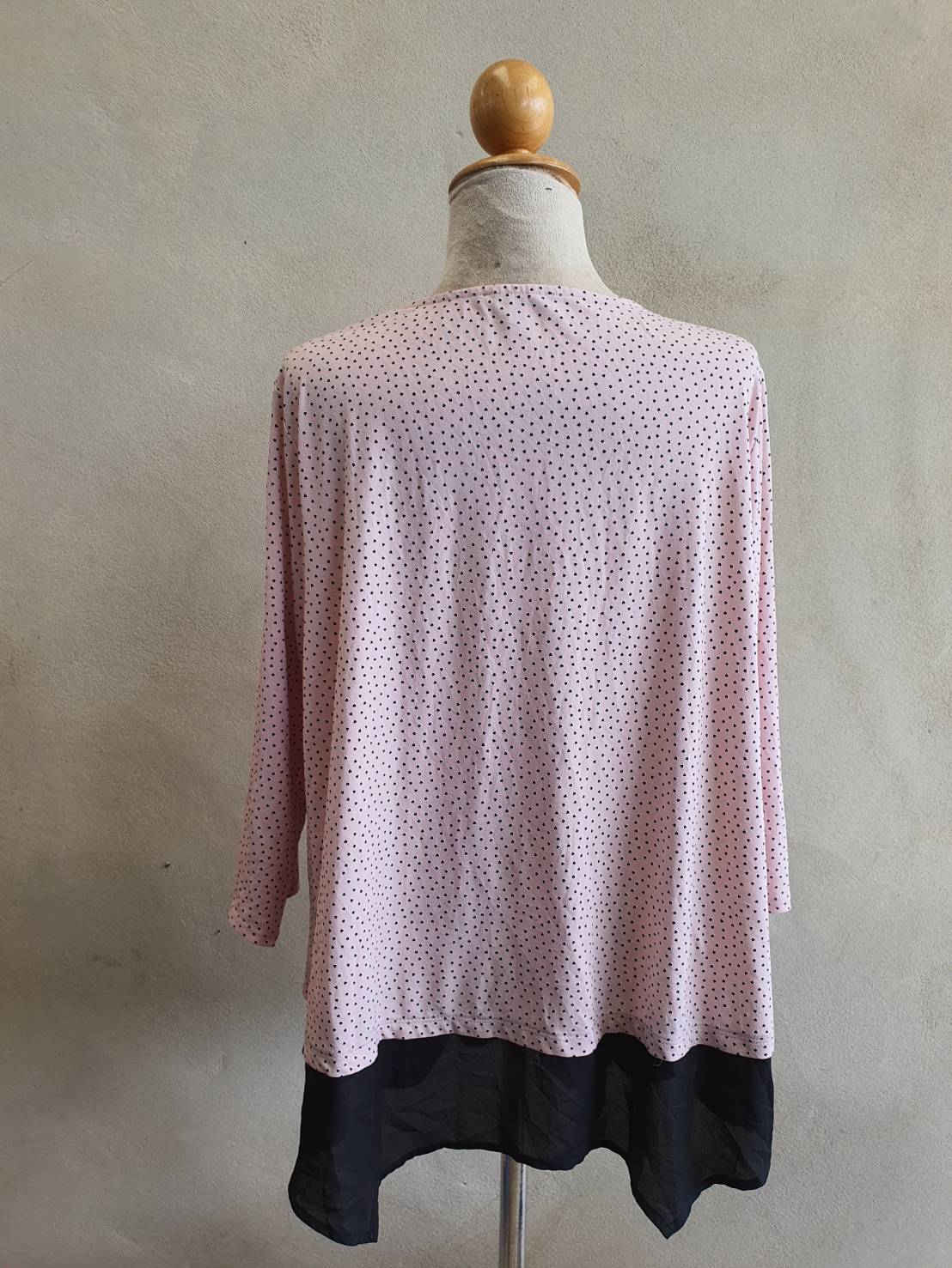 FF05146 เสื้อผ้ามือสอง สีชมพูลายจุด แบรนด์ ADRIANNA PAPELL อก 44-48 นิ้ว