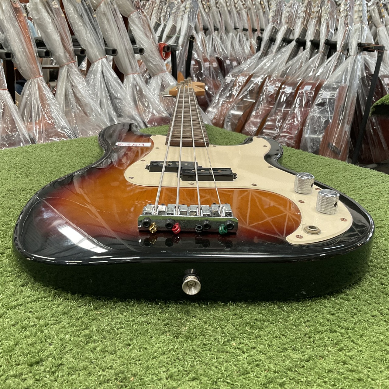 กีต้าร์เบส BROTHERS