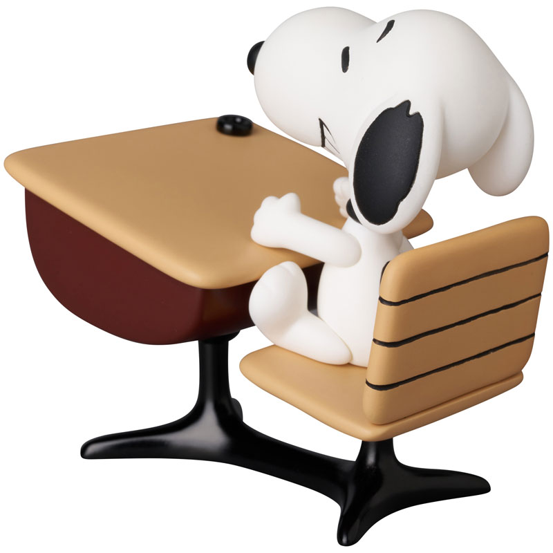 Ultra Detail Figure No.844 UDF PEANUTS SERIES 18 Snoopy with desk(Pre-order)