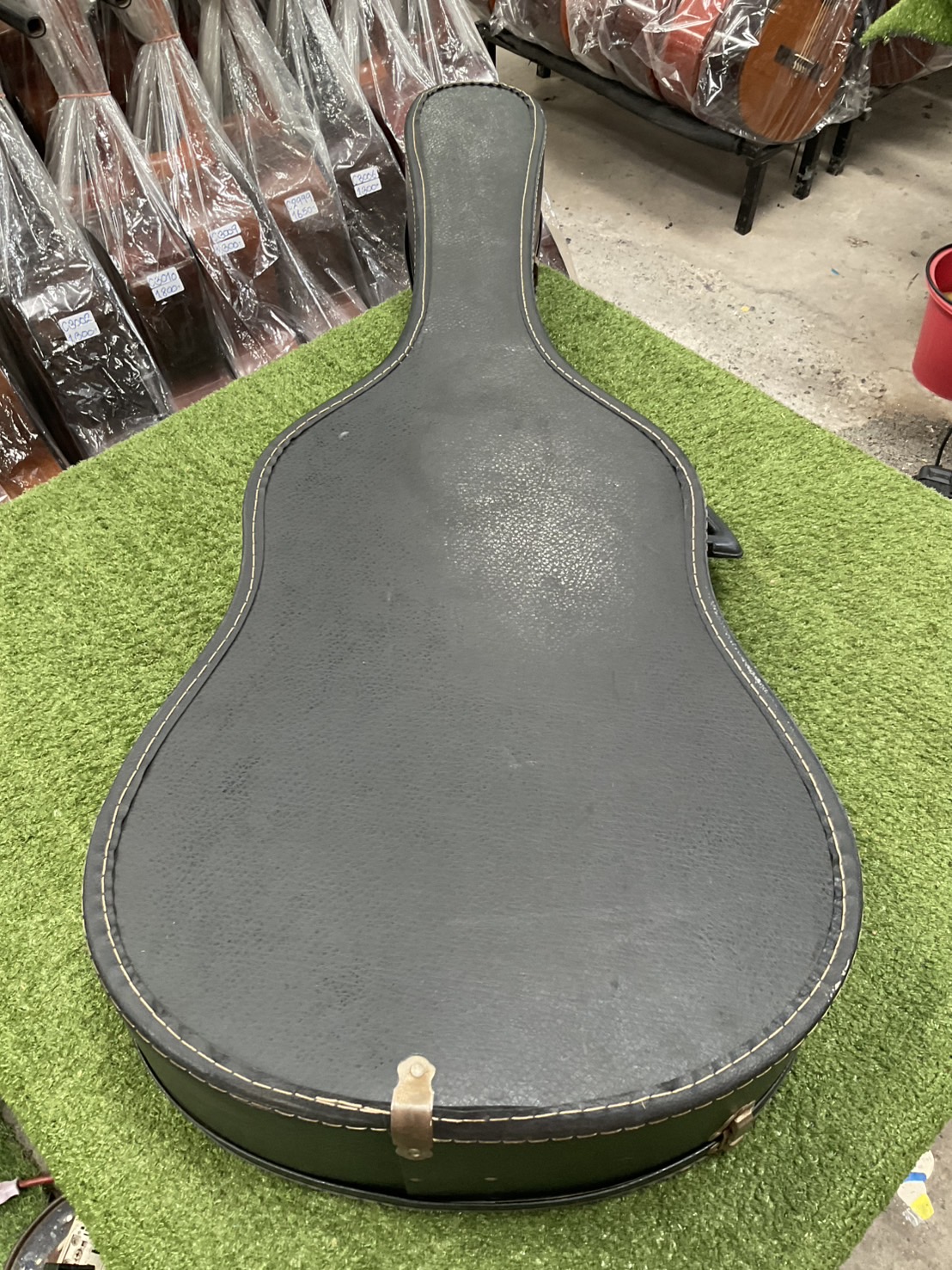 กล่องเคสกีต้าร์คลาสสิค