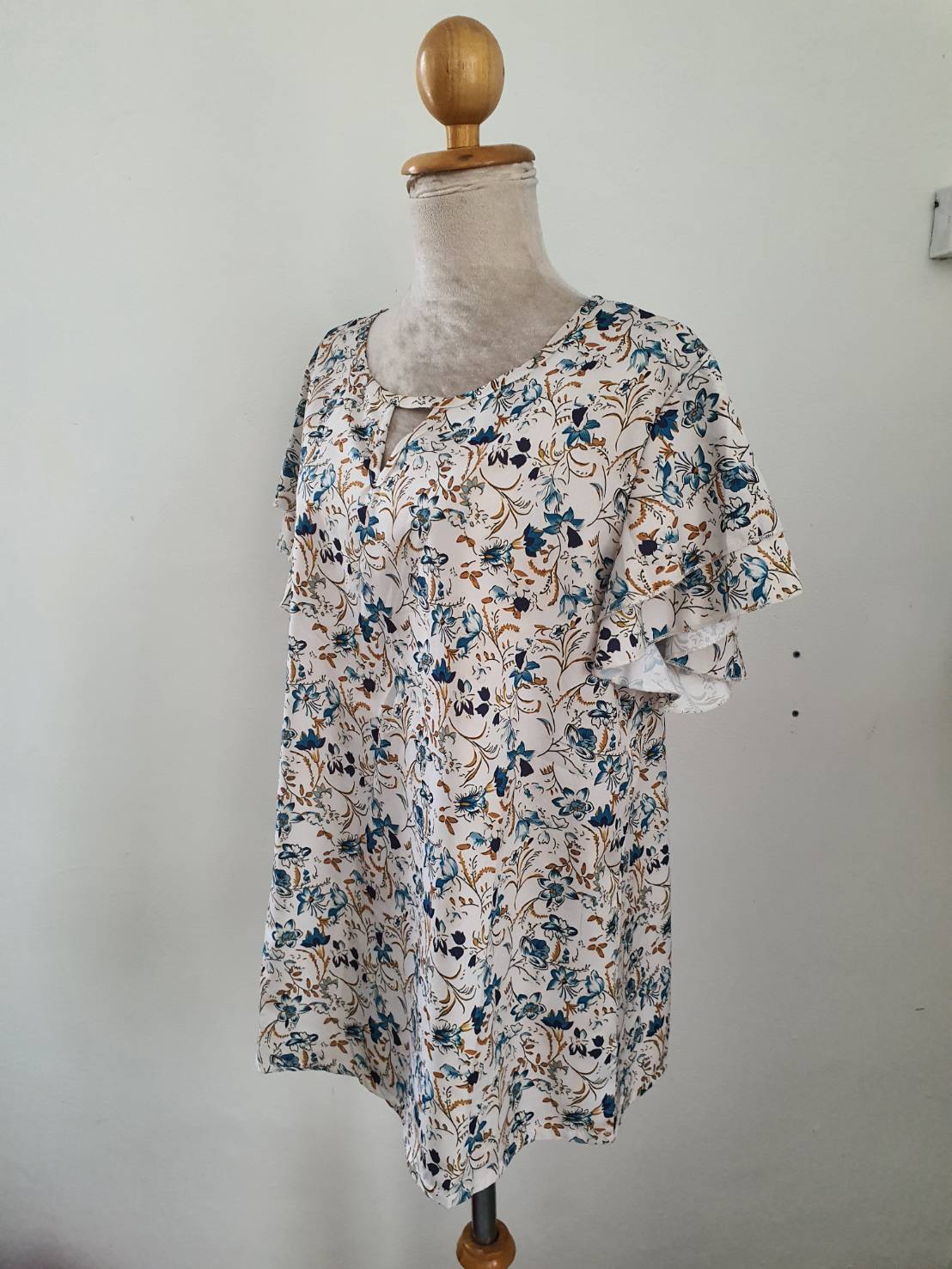 FF05499 เสื้อผ้ามือสอง ลายดอกไม้ แบรนด์ lovito