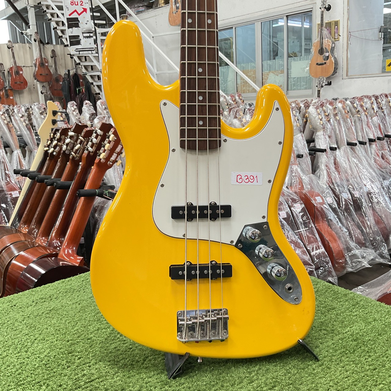 กีต้าร์เบส SELDER