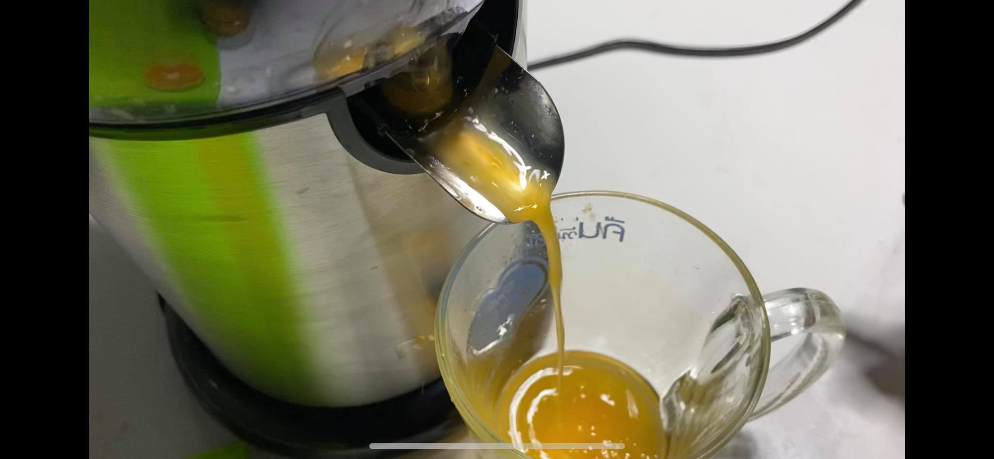 เครื่องคั้นน้ำส้ม เครื่องคั้นน้ำมะนาว ROCCO กำลังไฟ 130 วัต