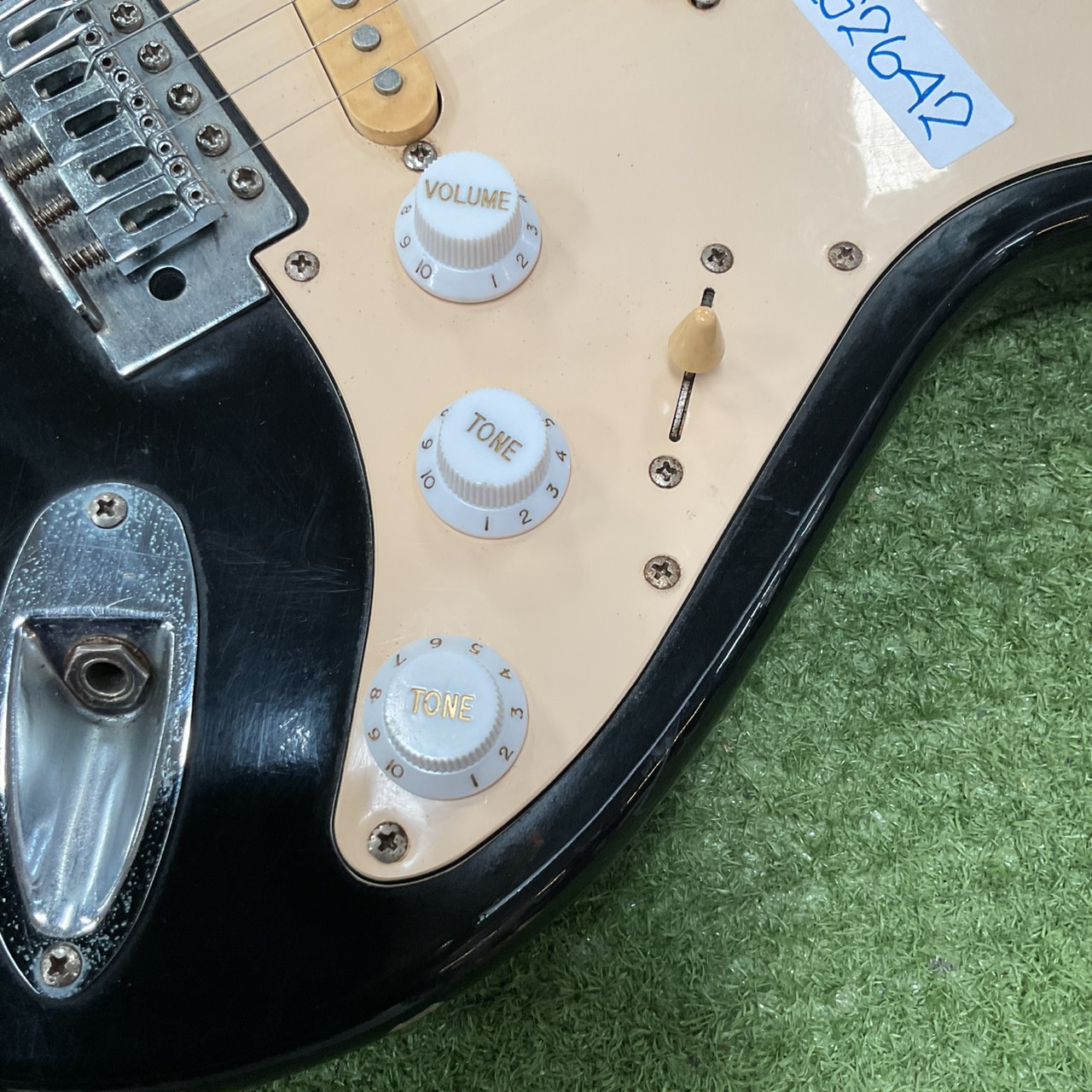 กีต้าร์ไฟฟ้า Maison