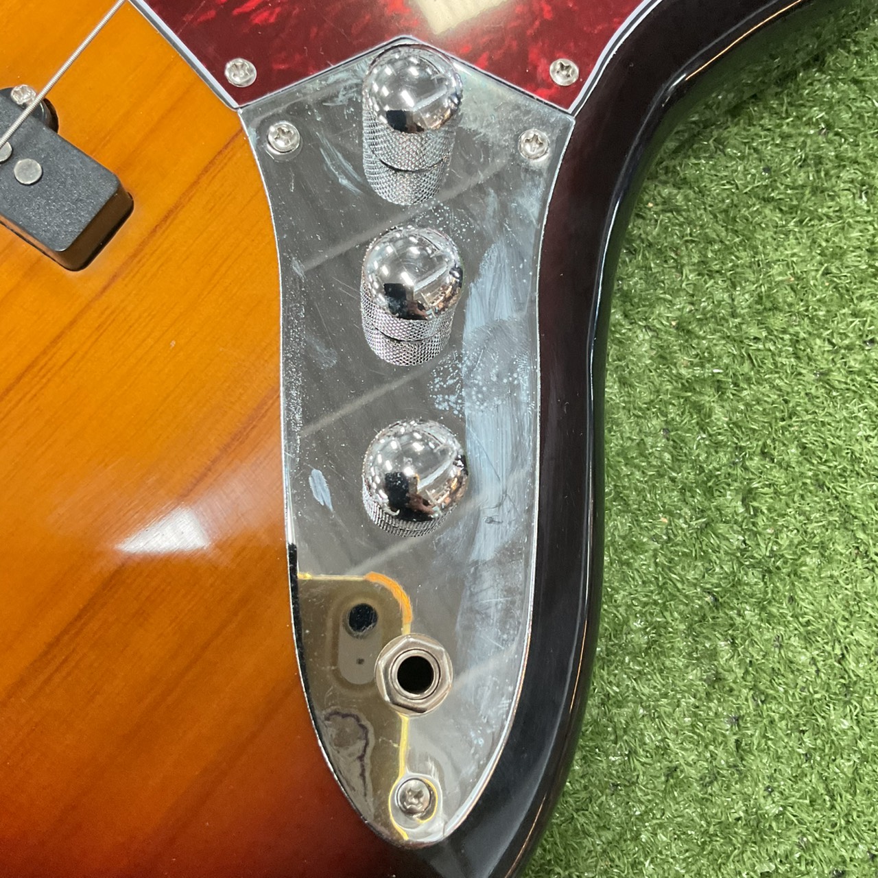 กีต้าร์เบส Gion