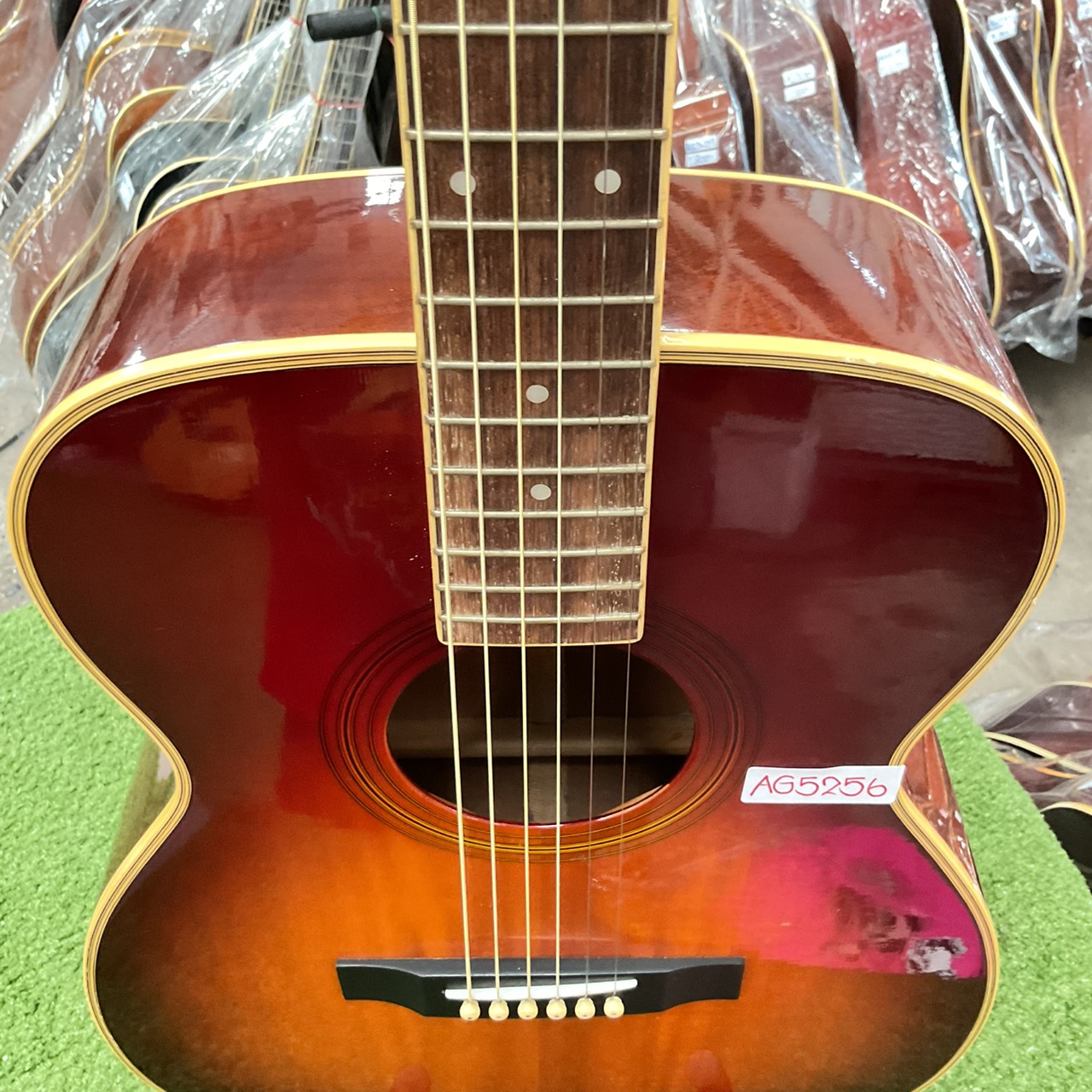 กีต้าร์โปร่ง Morris : MF-207