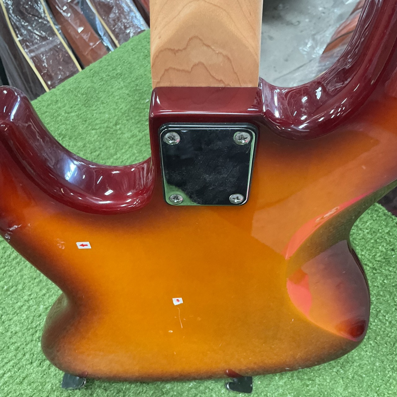 กีต้าร์เบส PHOTOGENIC