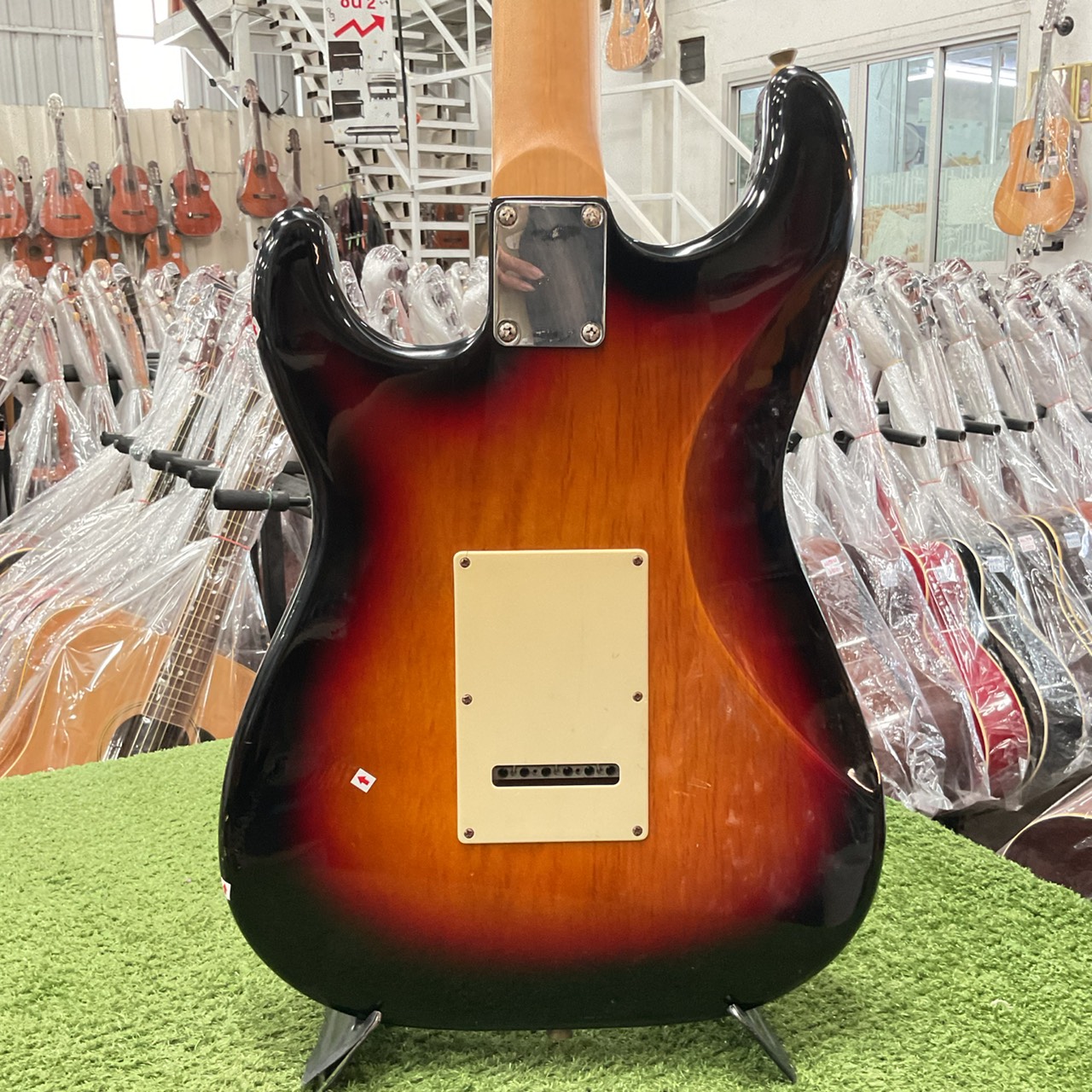 กีต้าร์ไฟฟ้า Legend