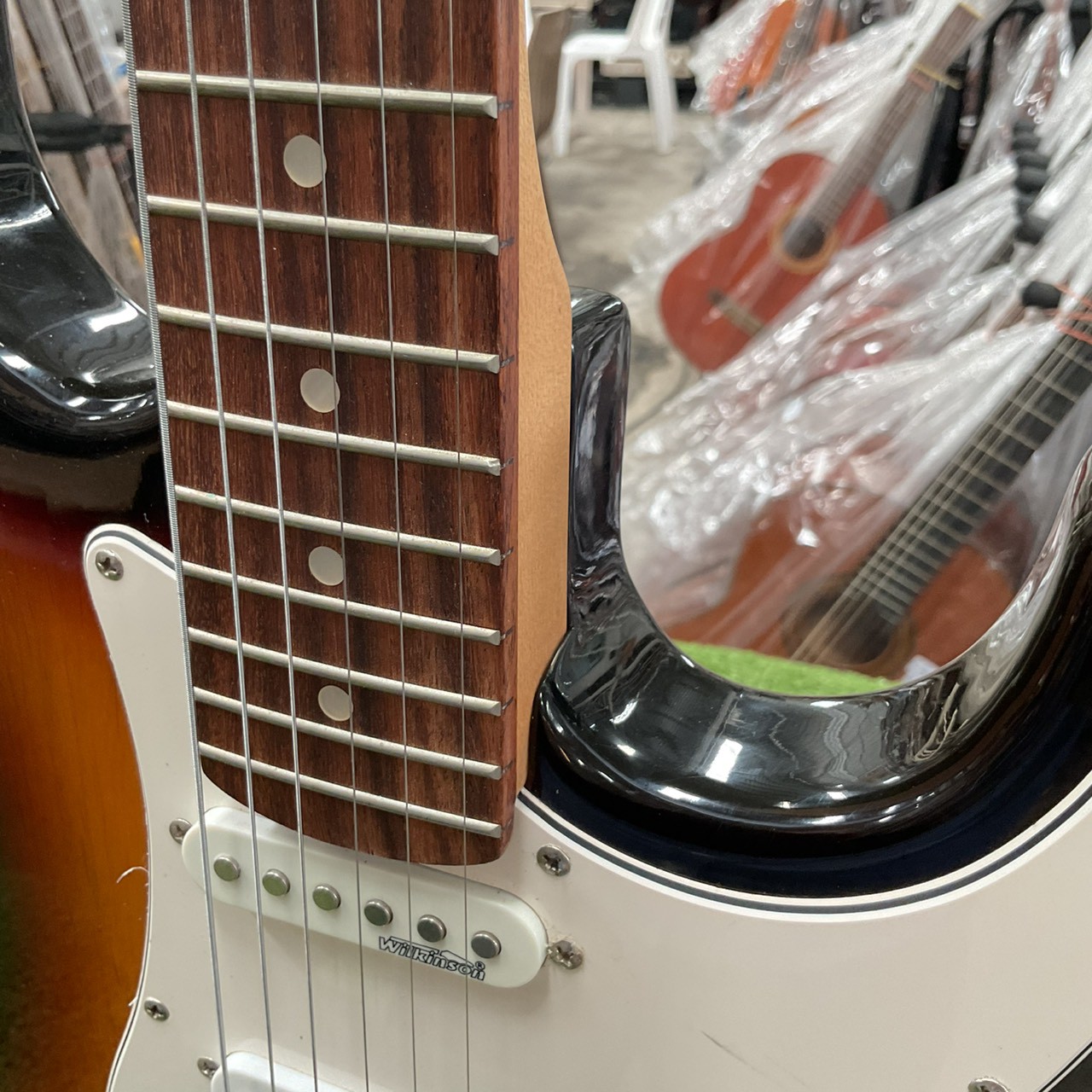 กีต้าร์ไฟฟ้า R D R