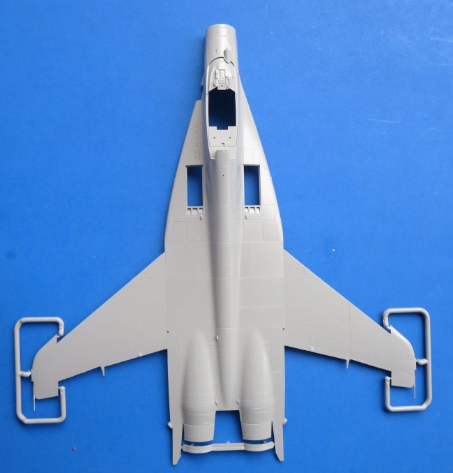 โมเดลเครื่องบิน Great Wall Hobby 1/48 L4811 MIG-29 9-12 Late Type “Fulcrum ”