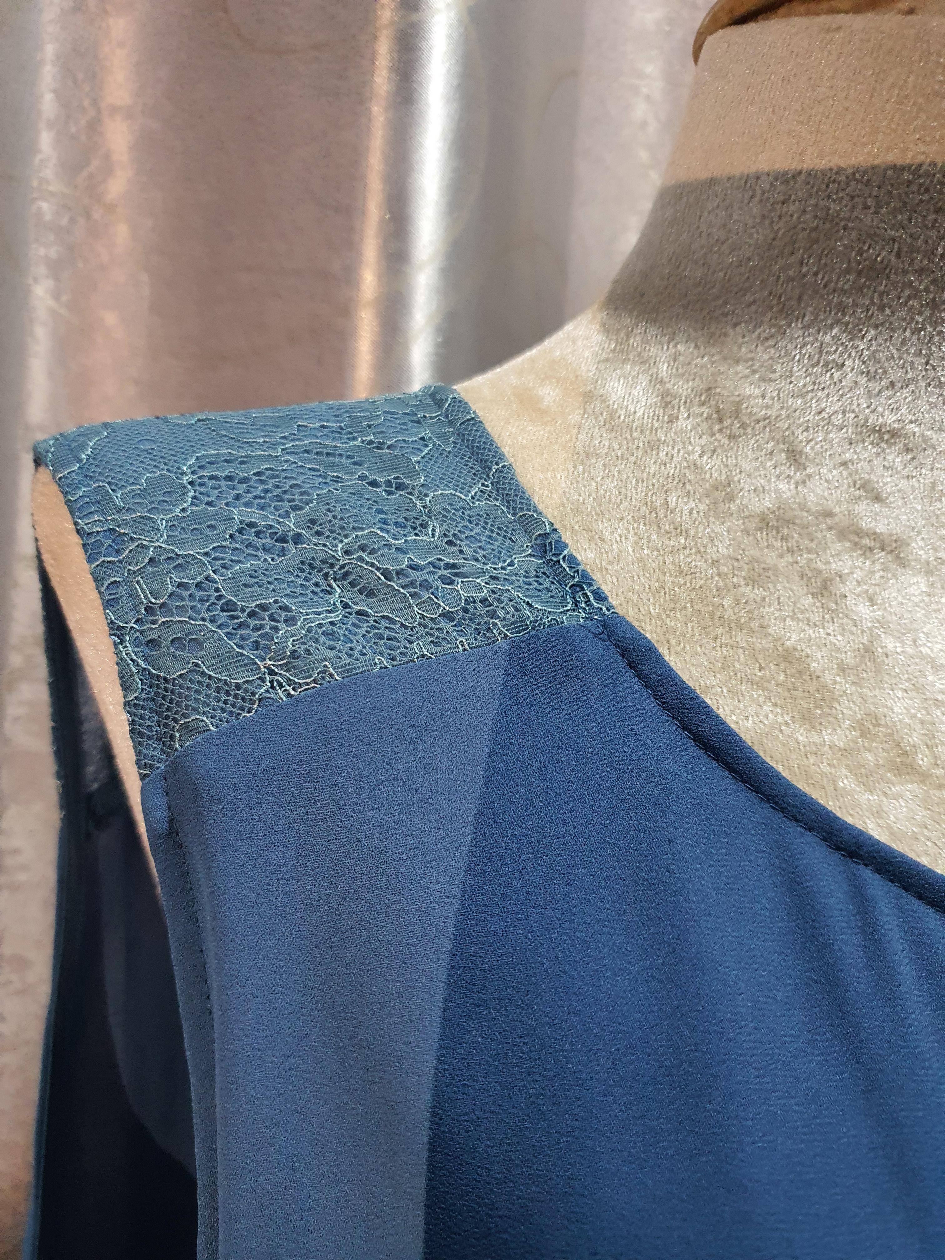 FF02069 เสื้อผ้ามือสอง ชีฟอง สีฟ้า g2000 อก 40 นิ้ว.