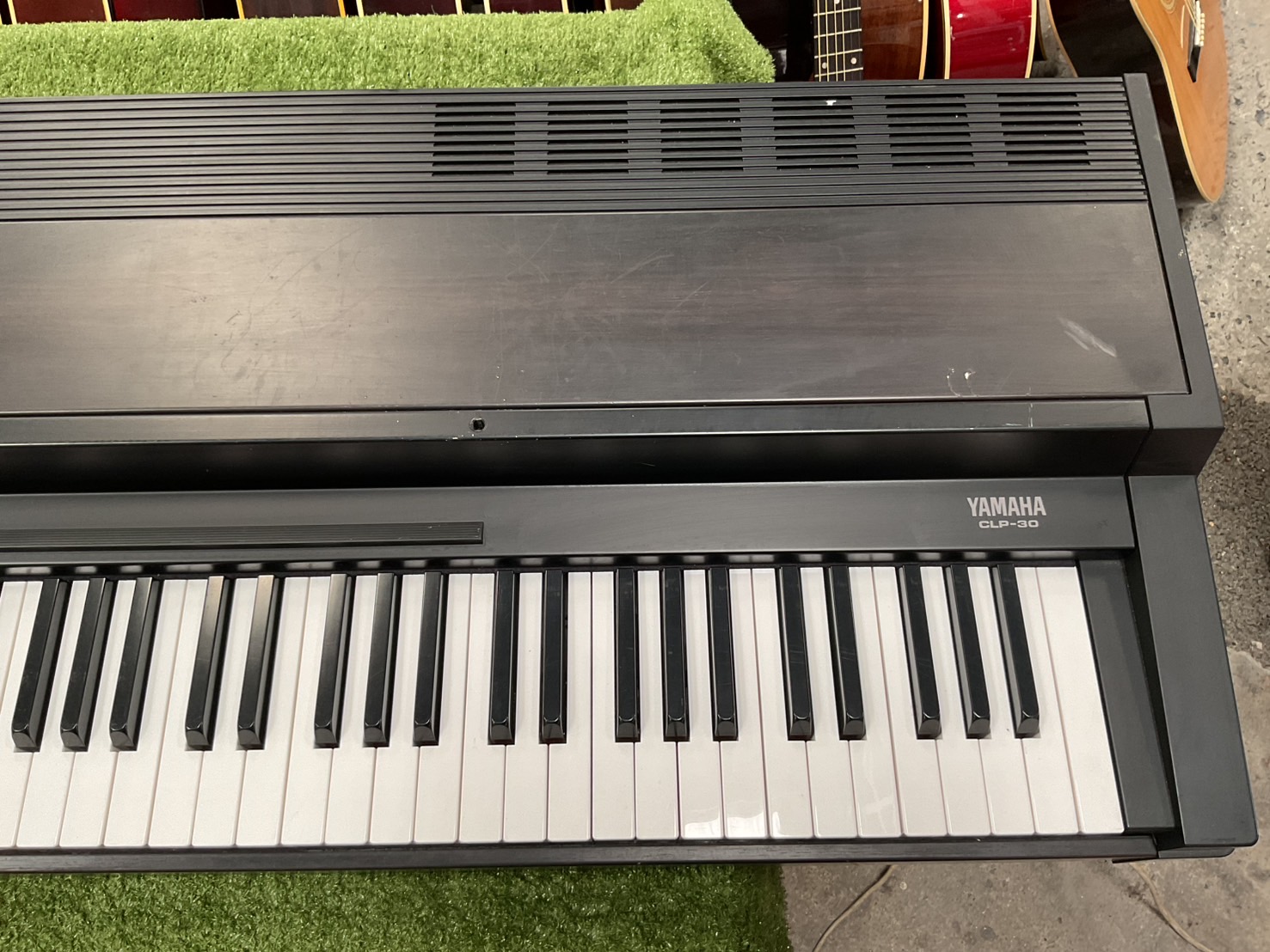 เปียโน YAMAHA : Clavinova CLP-30 สินค้าไม่พร้อมใช้งาน (ต้องซ่อม)