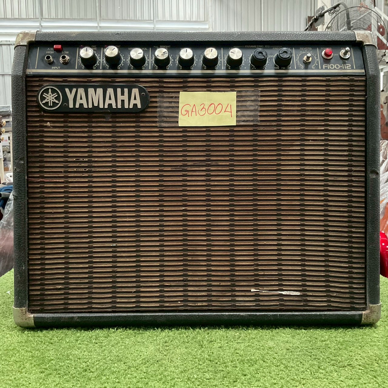 แอมป์กีต้าร์ YAMAHA : F100-112