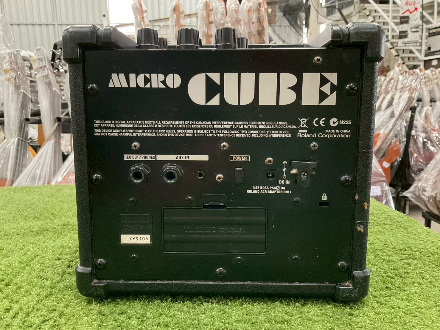 แอมป์กีต้าร์ Roland : MICRO CUBE