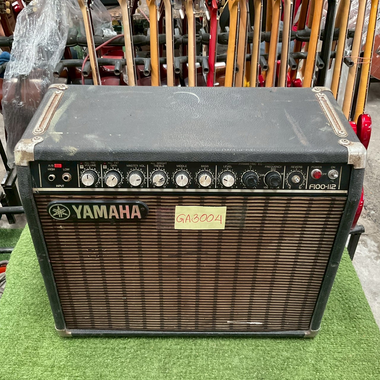 แอมป์กีต้าร์ YAMAHA : F100-112