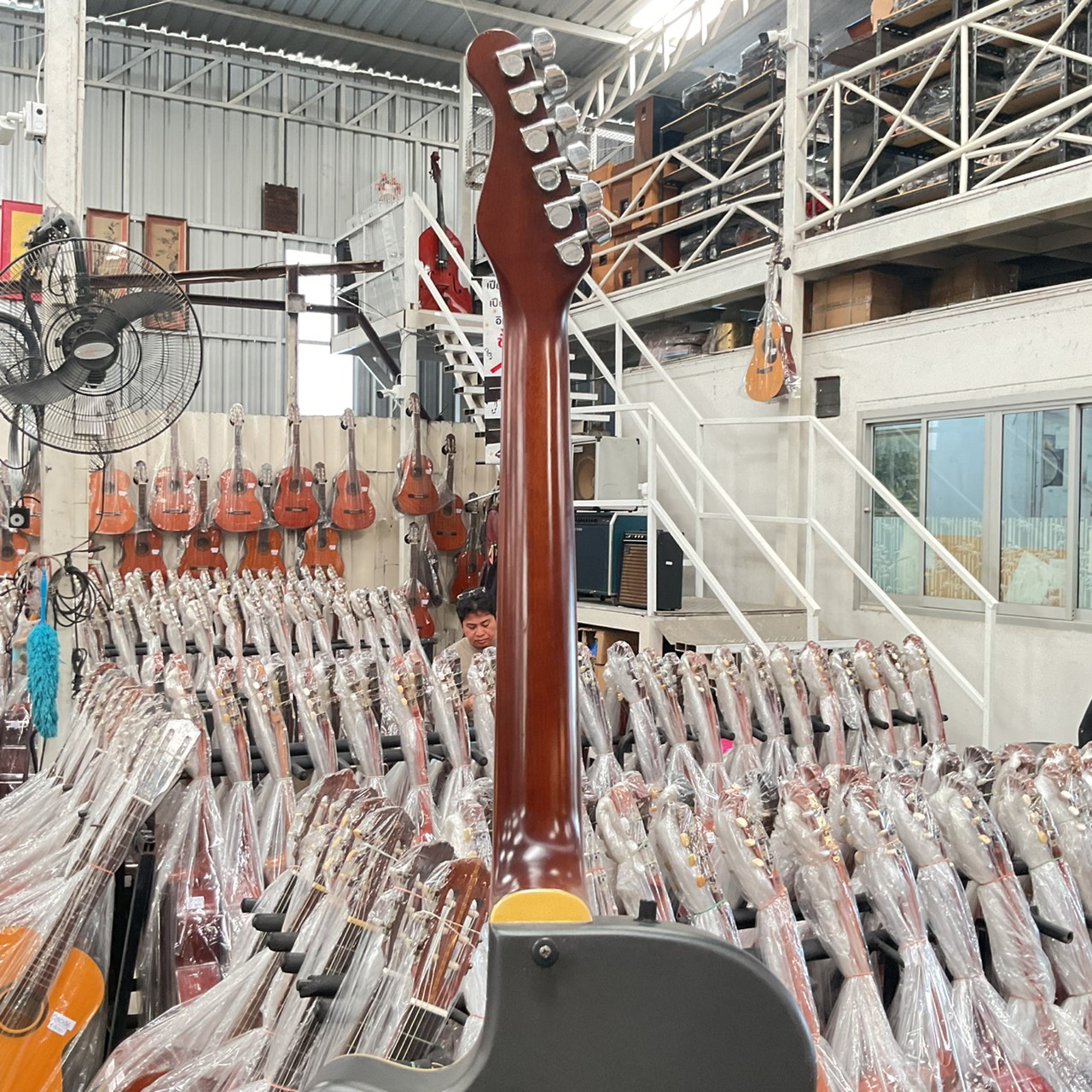 กีต้าร์โปร่งไฟฟ้า YAMAHA : APX-6S