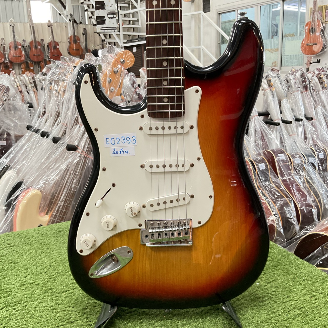 กีต้าร์ไฟฟ้า PLAY TECH (มือซ้าย)