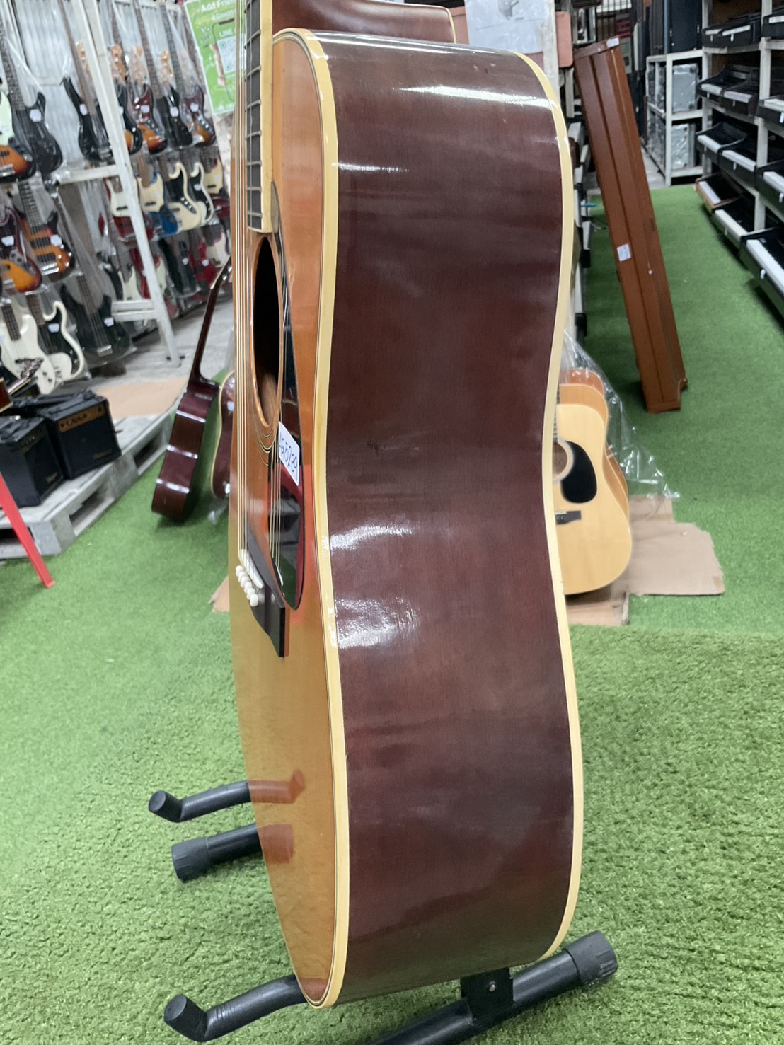 กีต้าร์โปร่ง YAMAHA : FG-200D