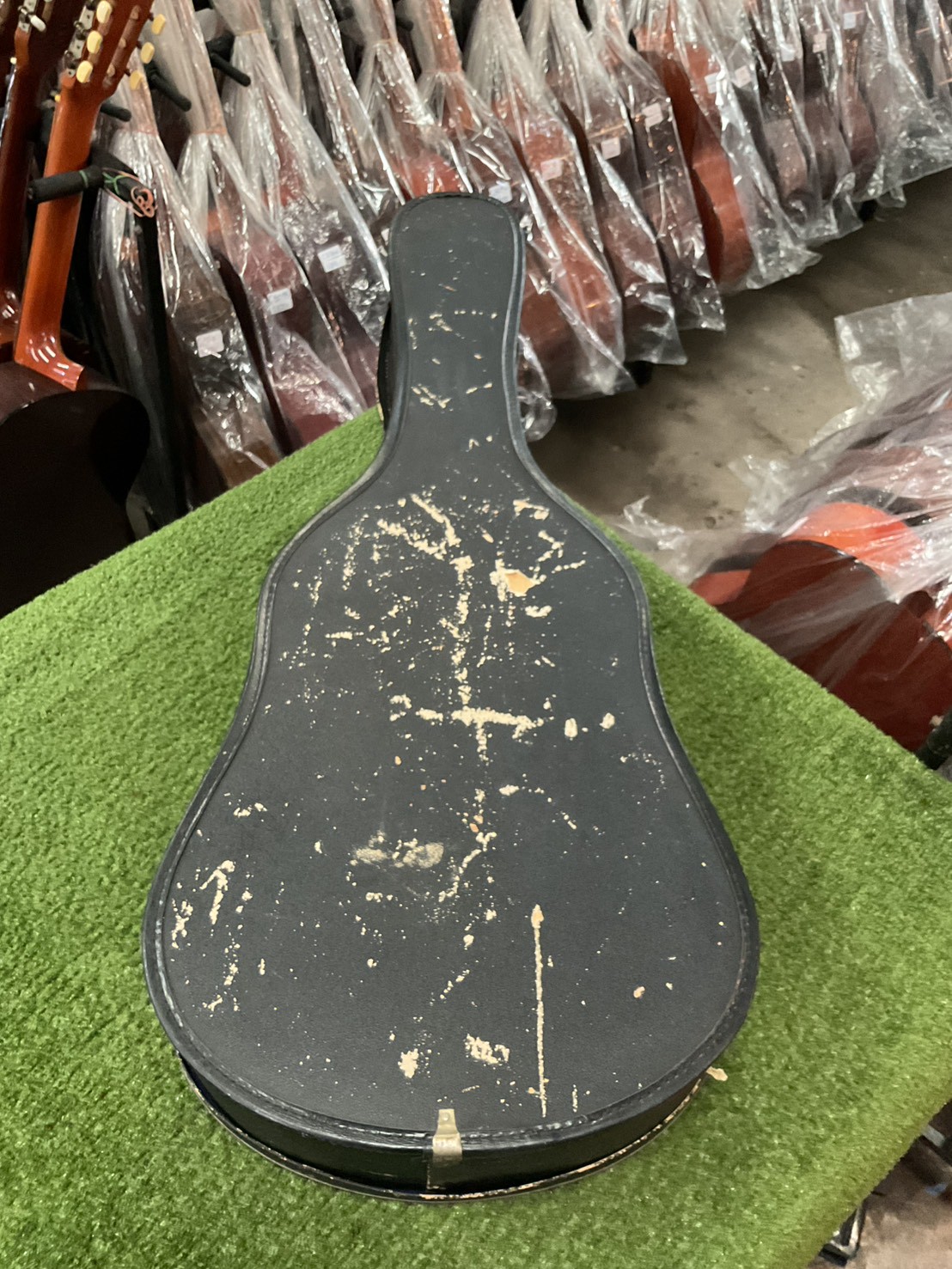 กล่องเคสกีต้าร์คลาสสิค