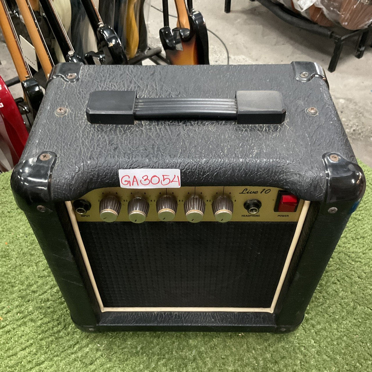 แอมป์กีต้าร์ WASHBURN : Live 10