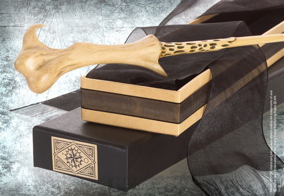 ไม้กายสิทธิ์ลอร์ดโวลเดอมอร์ Lord Voldemort Wand Ollivanders Box : Noble Collection